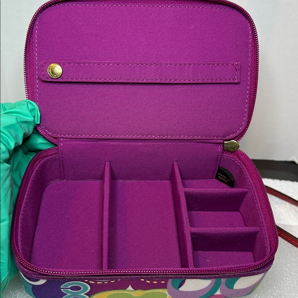 Coach Poppy Colorful Graphic jewelry case - Picture 2 of 5